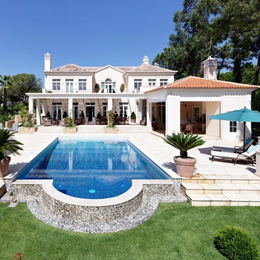villa with big swimming pool